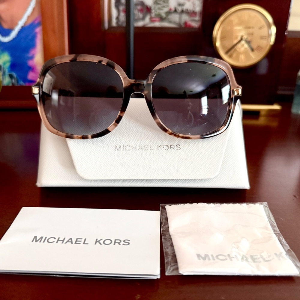 New Michael Kors Rose Gold & Brown Oversized Sunglasses -never used/ worn.
